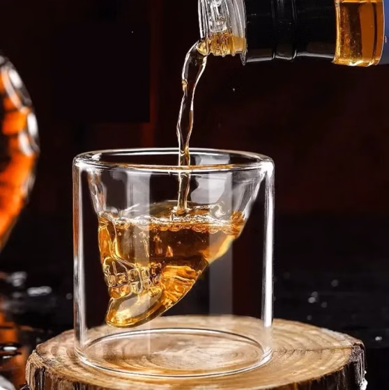 شات دوجداره شفاف طرح جمجمه